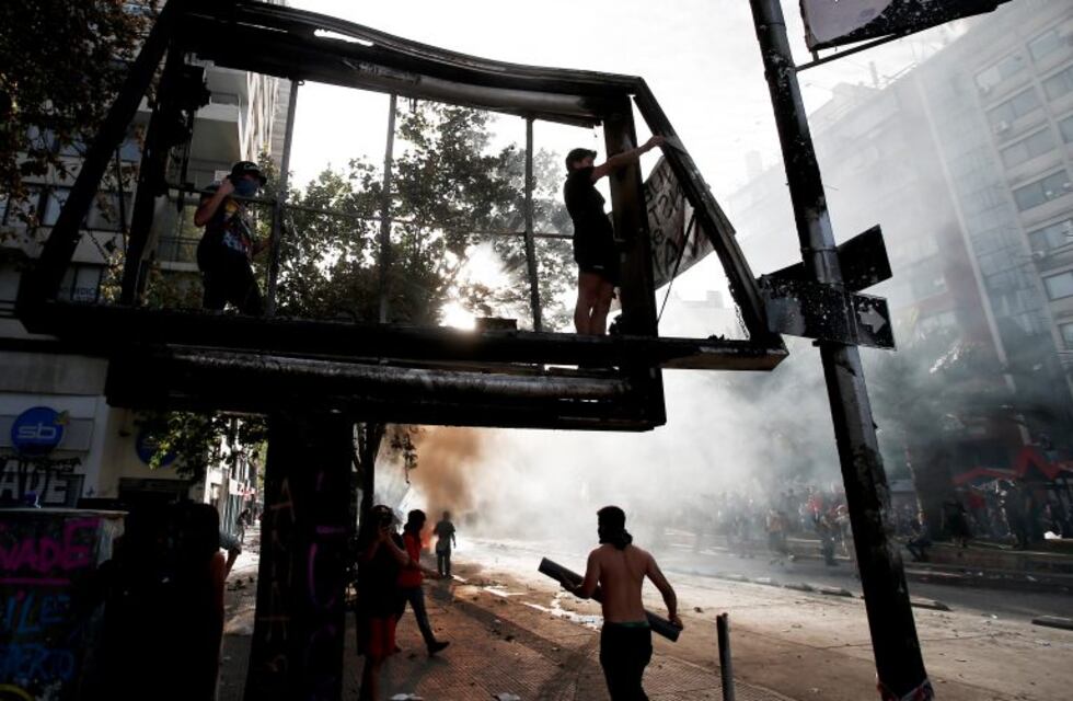 La quinta jornada de caos en Chile forzó a Sebastián Piñera a proponer una agenda de "cambio social"