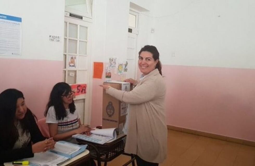 Ana Clara votó y dijo que las urnas está la posibilidad de elegir en qué Comodoro queremos vivir