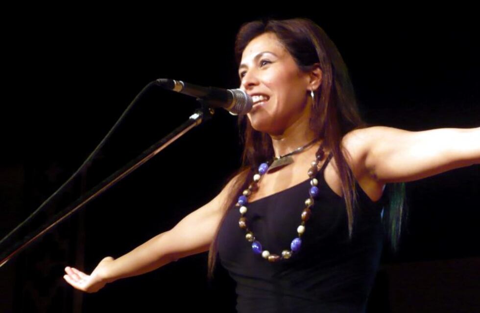 Detuvieron a la cantante Roxana Carabajal por incidentes con la policía