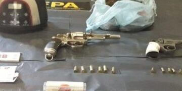 Dos 32, balas y un armador de cigarrillos