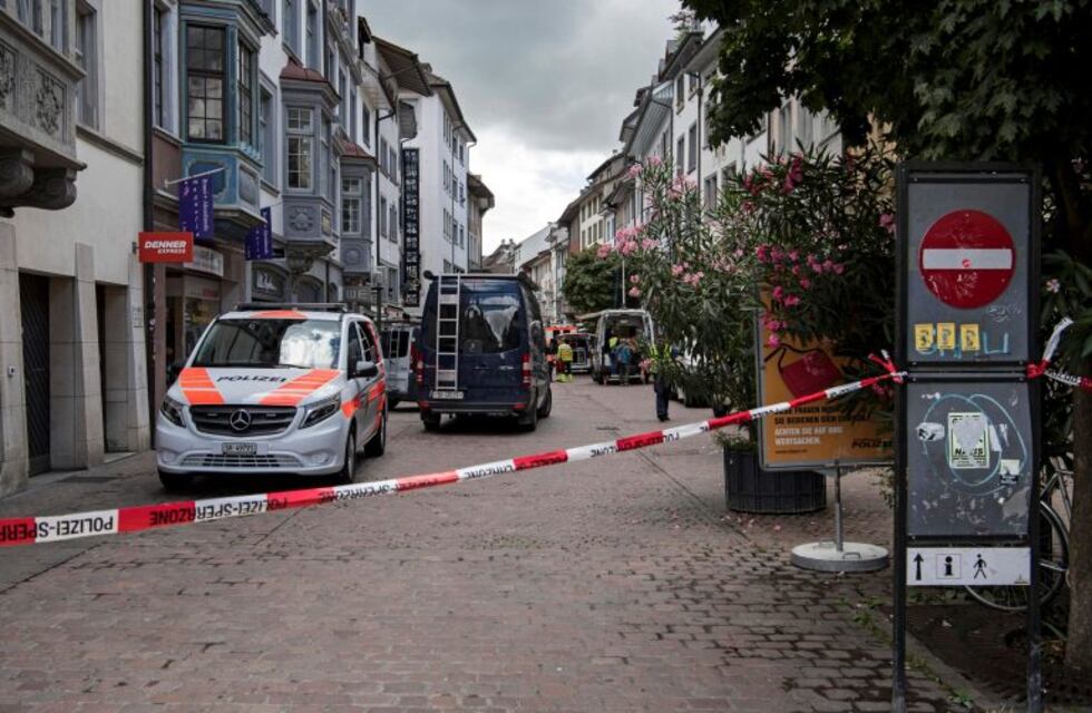 Terror en Suiza: un hombre con una motosierra hirió a cinco personas