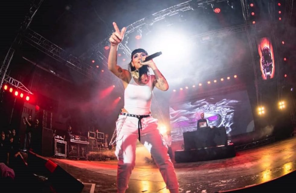 Los traperos Duki y Cazzu cerraron La Fiesta Nacional de la Noche Más Larga