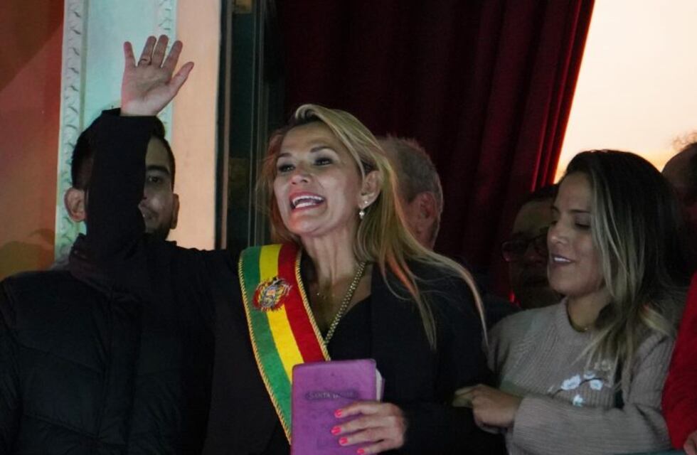 Estados Unidos, Brasil y Juan Guaidó reconocieron a Jeanine Áñez como presidenta interina de Bolivia