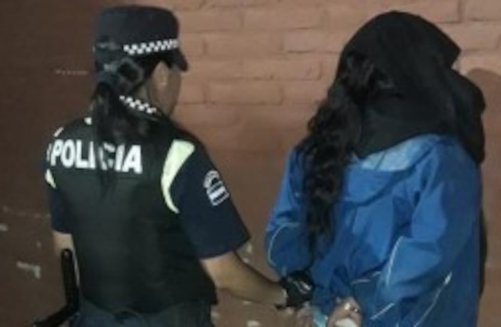 Un hombre y una mujer fueron aprehendidos luego de robar un celular en la capital tucumana