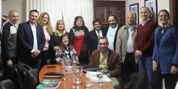 La comitiva oficial de la Provincia de Santa Fe, junto a la ministra Zigarán y sus colaboradores\u002E