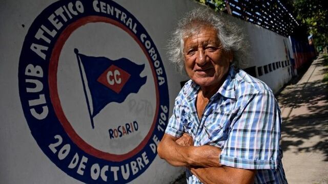 La leyenda de barrio Tablada tuvo su despedida en la misma cancha donde jugó la mayor parte de su carrera\u002E (Juan José García)