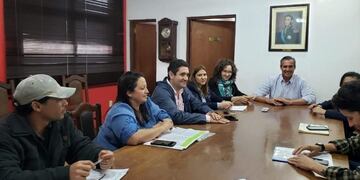 Apóstoles formó su equipo para coordinar la emergencia alimentaria, en una reunión con el intendente Vialey\u002E (Límite Informativo)