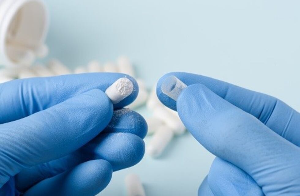 Se recupera el hombre que transportaba cápsulas de droga en su intestino