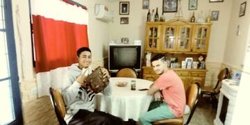 El joven tuvo un gran gesto con la mujer y le devolvió el dinero\u002E (Facebook)