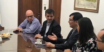 Altolaguirre y Lim Ki-mo (Municipalidad de Santa Rosa)