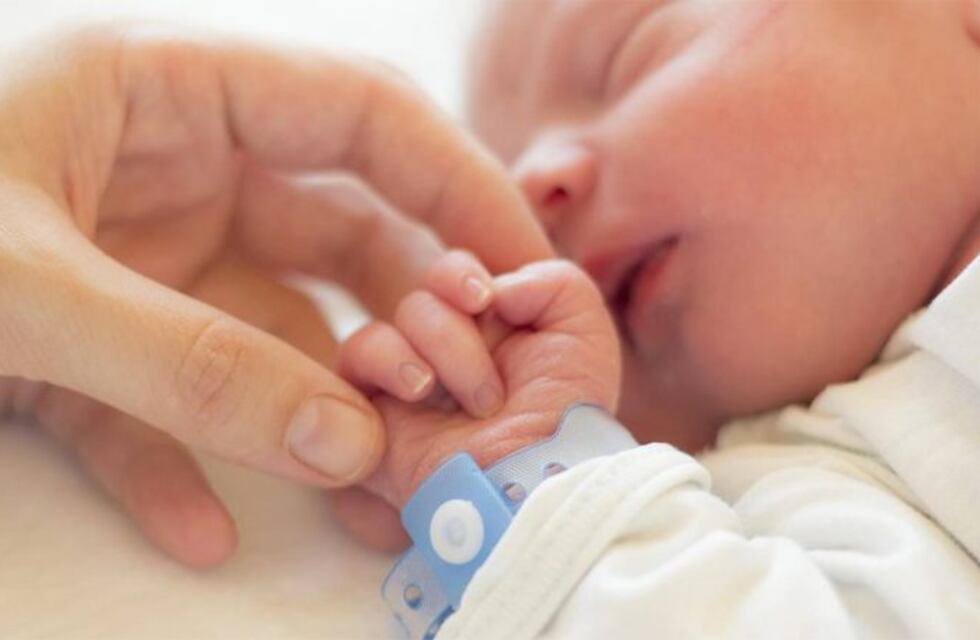 Se aprobó la licencia por maternidad "compartida" en Río Negro