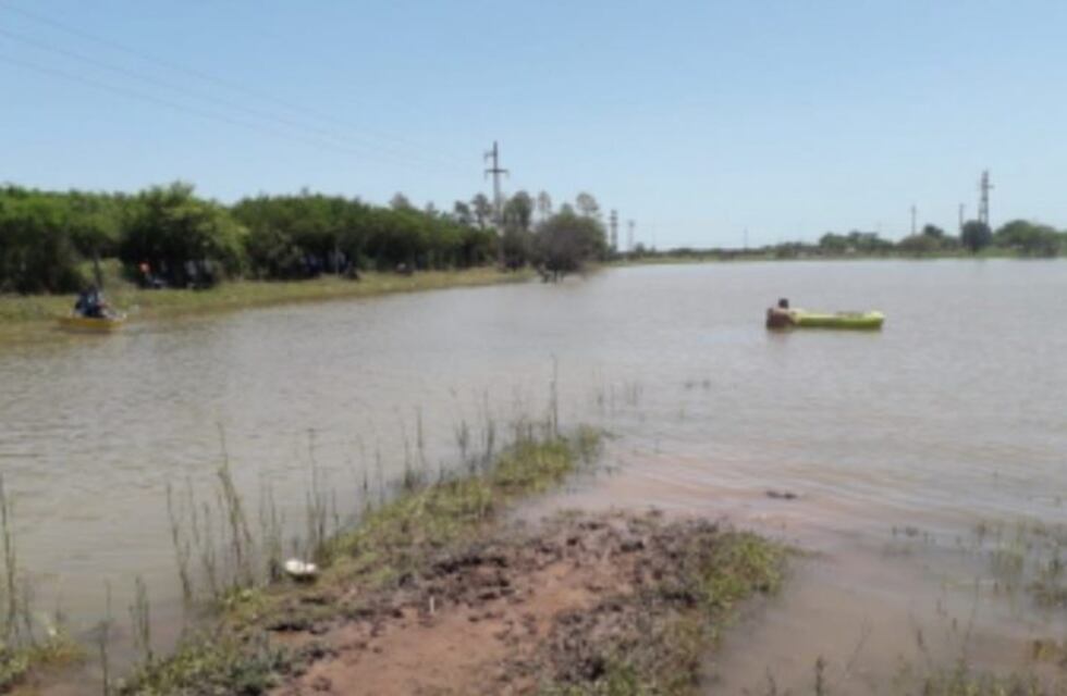 Salvaron a un joven que se estaba ahogando en una represa