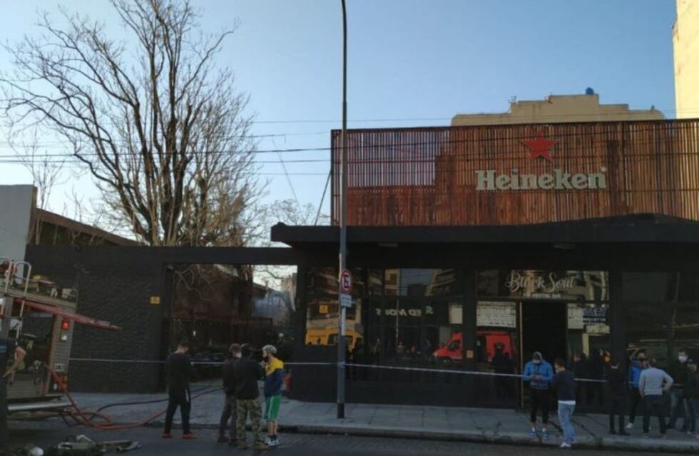 Liniers: bomberos y el SAME trabajaron en un incendio en una cervecería