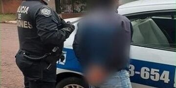 Uno de los jóvenes terminó detenido por los policías\u002E
