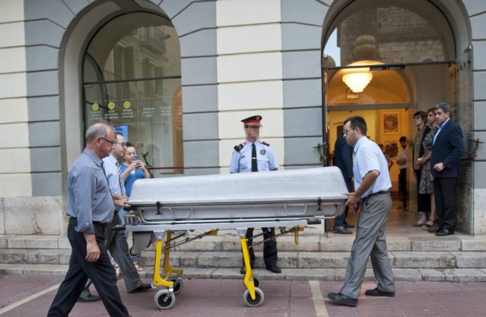 Exhumaron el cuerpo embalsamado de Salvador Dalí en un gran operativo