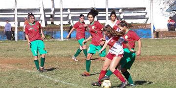 En un partido parejo, Oberá sacó ventaja en el choque de ida\u002E Después le tocó remontar a Posadas, que ganó pero no le alcanzó en los penales\u002E (Gentileza Liga Posadeña)