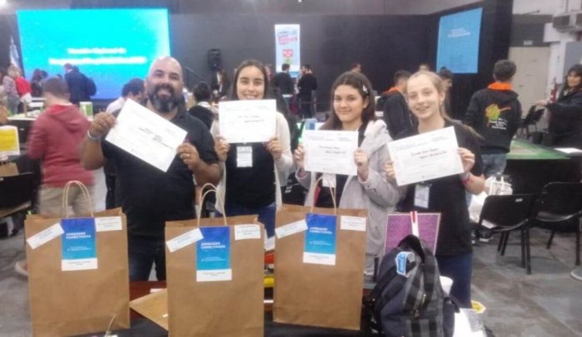 San Javier: las chicas de la Comercio N° 5 entre las mejores del país en proyectos de robótica de la secundaria\u002E (La Misión)