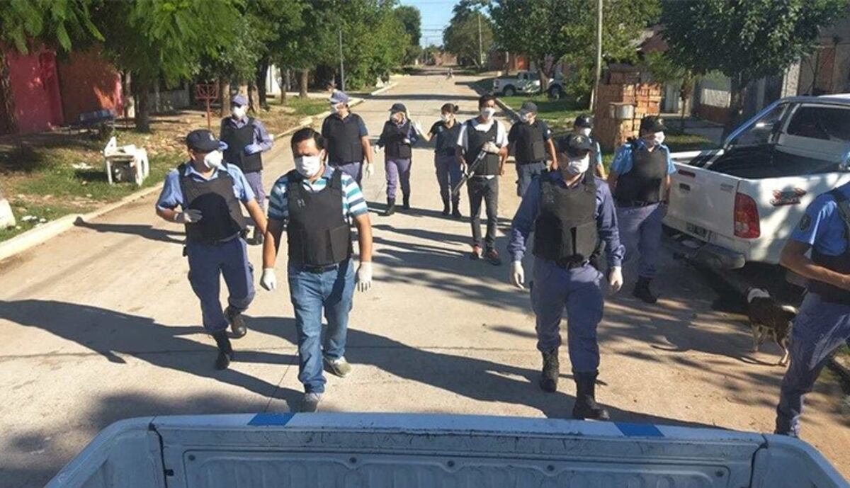 Policías heridos y miles de detenidos: desobediencia civil en tiempos de cuarentena\u002E (Web)\u002E