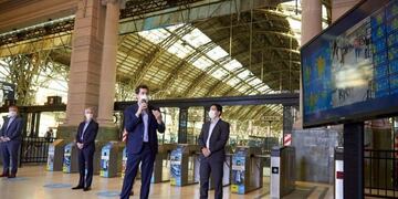 Wado de Pedro en la estación de trenes de Retiro\u002E (Twitter/@wadodecorrido)