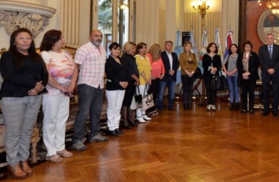 Distinguieron a maestros en Casa de Gobierno