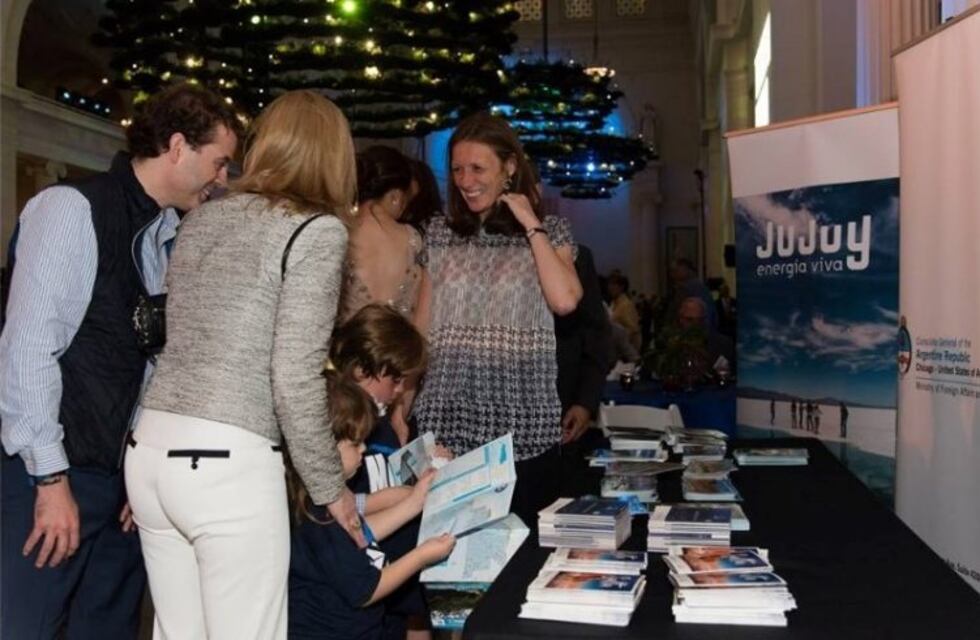 Jujuy acompañó en Chicago la presentación del dinosaurio más grande del mundo