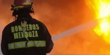 Incendio en Luján de Cuyo\u002E Un padre y sus hijos fueron internados\u002E