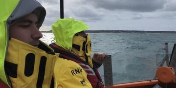 Continúan los intentos por rescatar al cuerpo avistado entre los restos del avión que trasladaba a Emiliano Sala\u002E