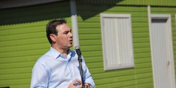 Valdés entregó viviendas en el interior\u002E (@gustavovaldesok)