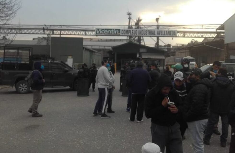 Planta de Avellaneda de Vicentin sigue bloqueada por reclamo de la algodonera