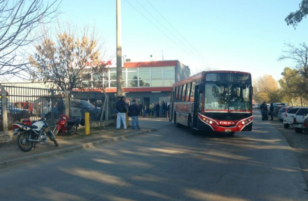La UTA descartó un paro general de choferes de larga distancia pero podría haber medidas de fuerza en algunas líneas