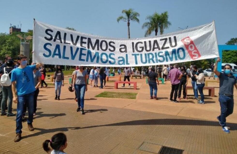 Marcharon por la reactivación turística en Iguazú