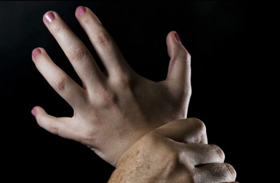 Intentaron ahorcar a una joven mientras la abusaban sexualmente en el barrio San Martín