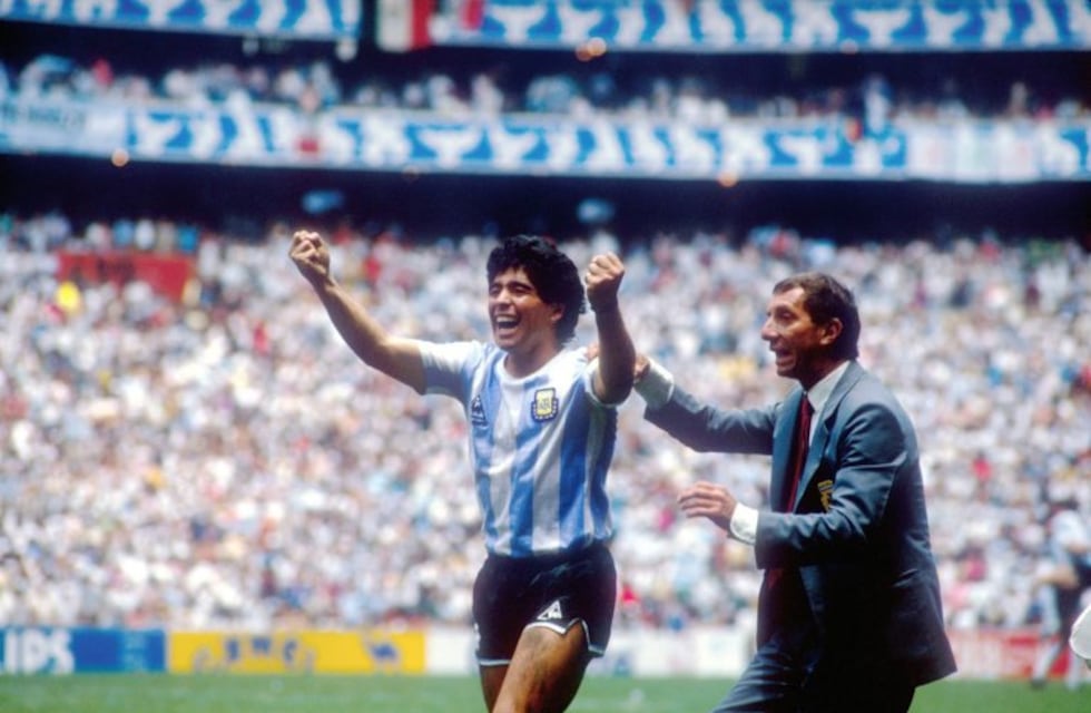 Carlos Bilardo aún no sabe que murió Diego Maradona y su familia no sabe cómo darle la noticia