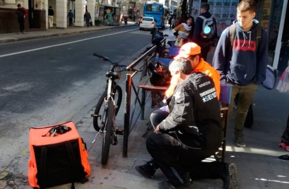 Taxista atropelló a un trabajador de Rappi en pleno centro