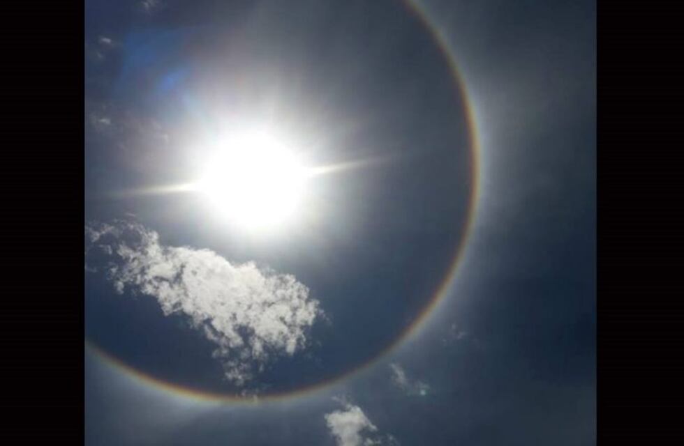 Un halo solar se lució en el cielo de Carlos Paz