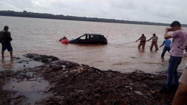 Hallaron el auto en el que escaparon los autores del millonario robo en Virasoro\u002E (Foto: El Litoral)