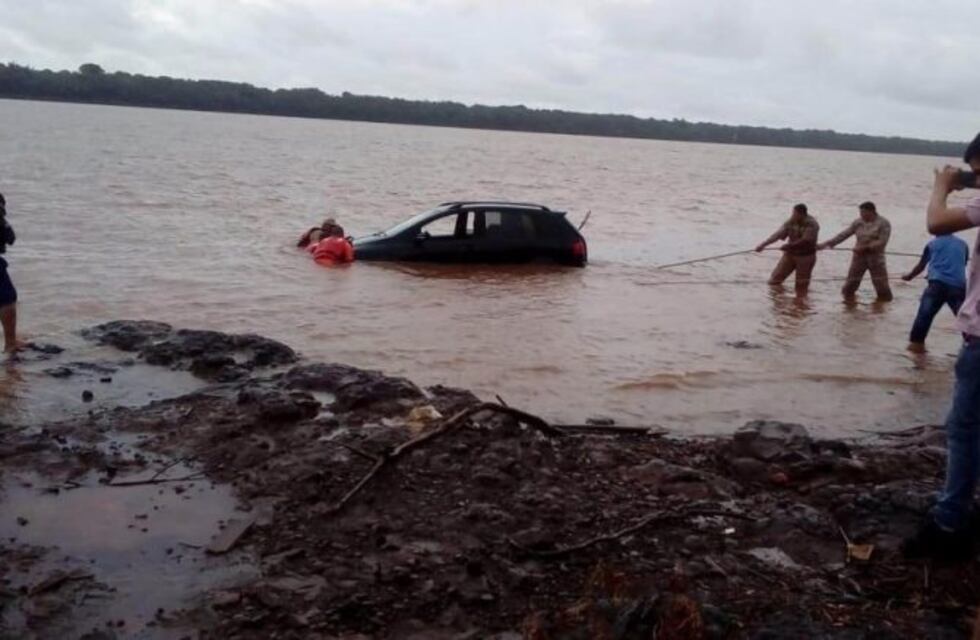 Hallaron el auto en el que escaparon los autores del millonario robo en Virasoro