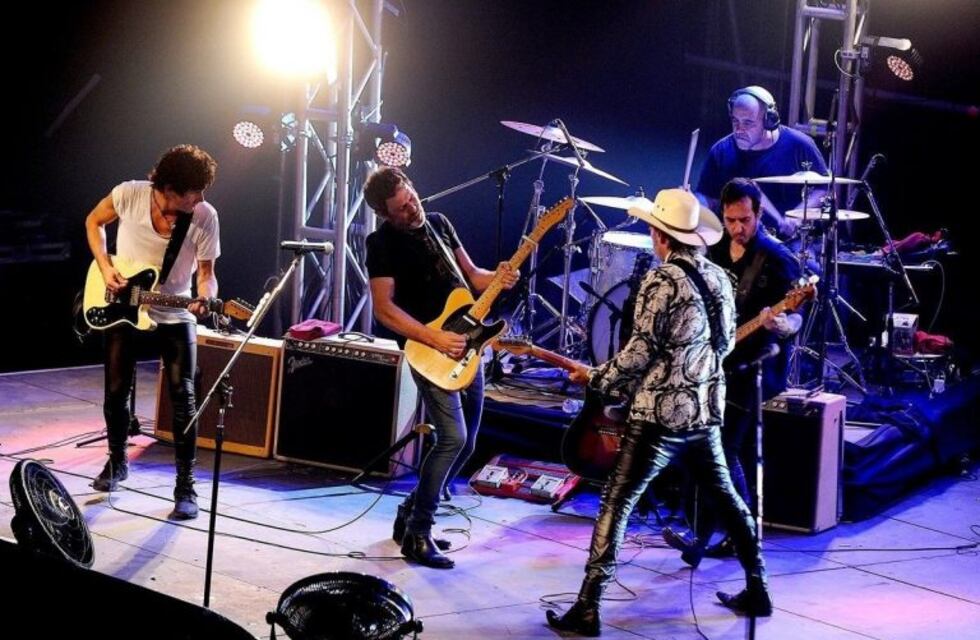 Una banda platense suspendió un show por el cierre de una fábrica en el interior