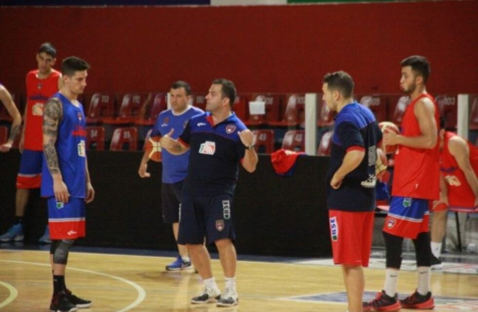 Santander: "Me gustó el compromiso de los jugadores para trabajar el triunfo"