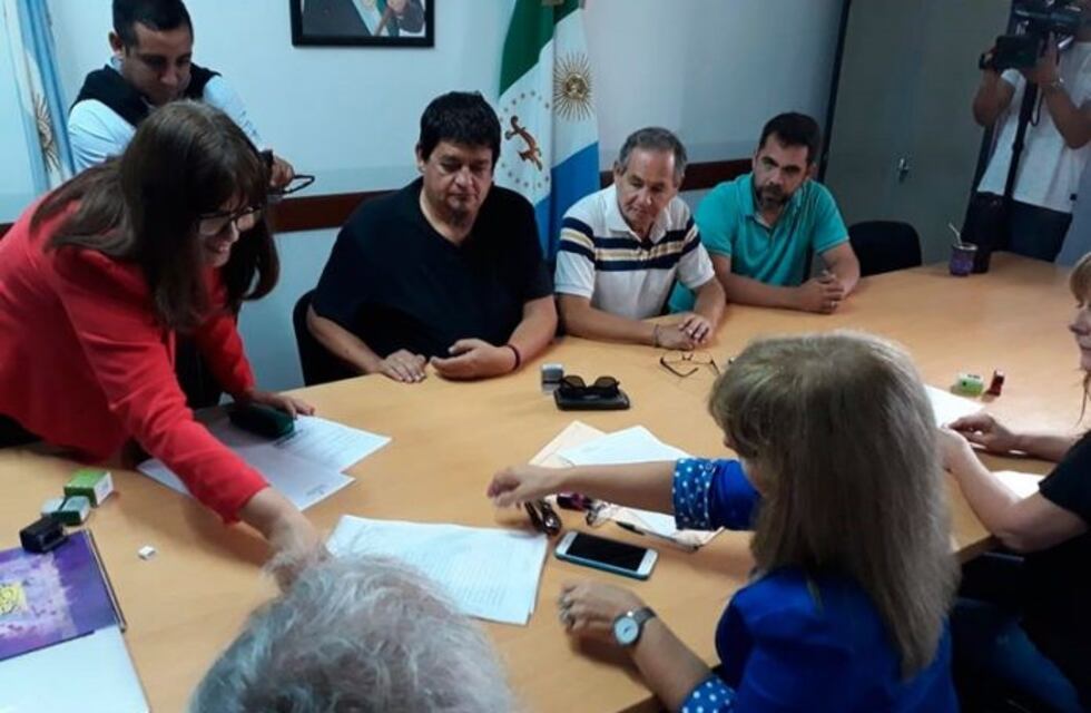 El Frente Gremial Docente rubricó el acuerdo brindado por el Gobierno