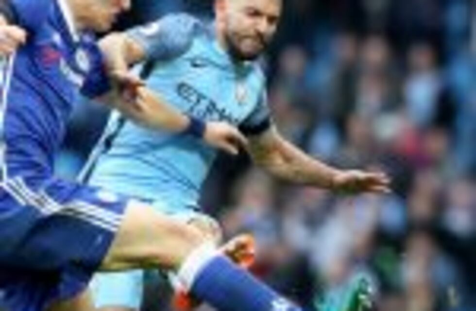 Agüero fue suspendido por cuatro partidos tras la violenta patada a David Luiz