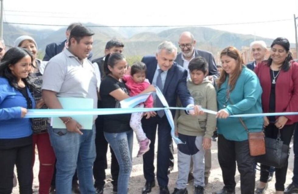 Volcán se recupera: entregaron 30 casas nuevas y nueve reconstruidas