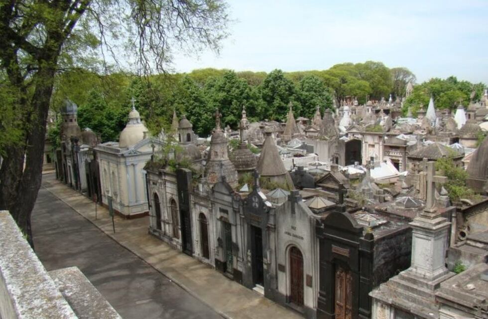 Coronavirus: los cementerios porteños se alistan para recibir a víctimas