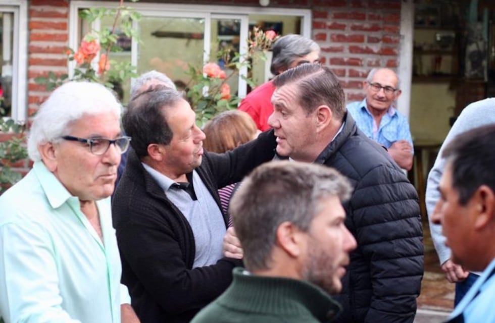 El intendente electo Guillermo Montenegro dialogó con vecinos del barrio Belgrano