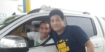 Keijiro Aso estuvo en Rosario y se dio los gustos de cualquier otro hincha de la Academia\u002E (Facebook)