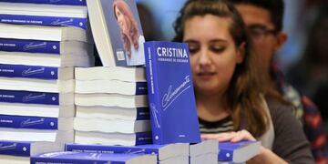 Libro de Cristina Kirchner\u002E (Juano Tesone)