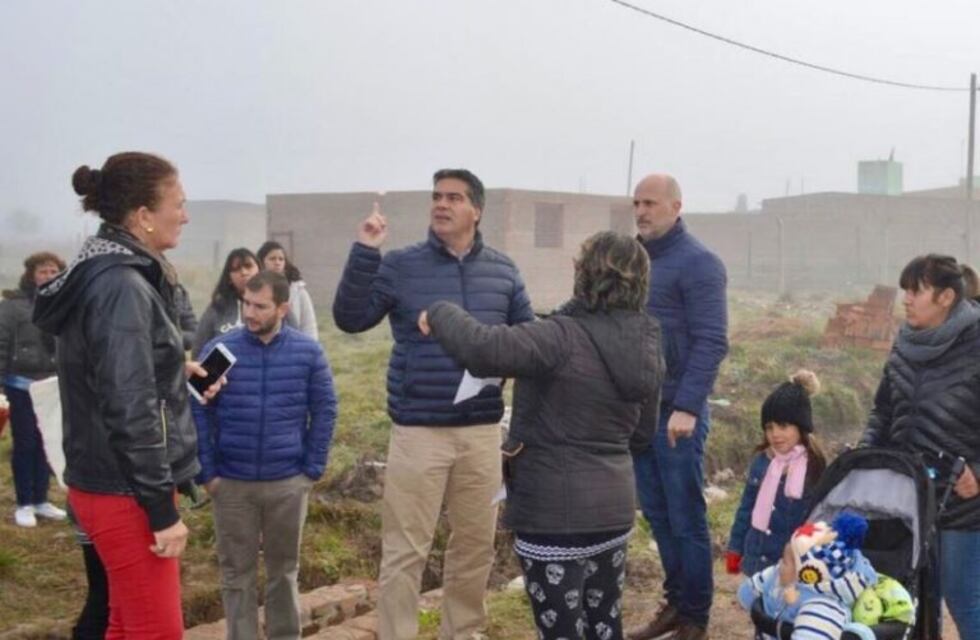 Jorge Capitanich recorrió los barrios Malvinas Argentinas y 16 de Septiembre