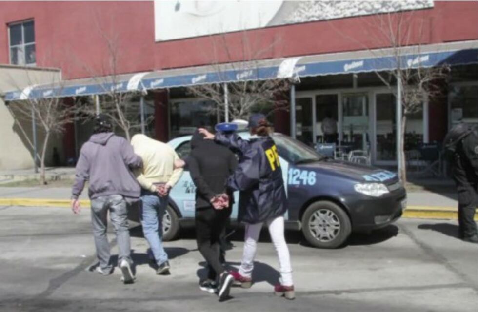 Dos gendarmes, a juicio por integrar una banda narco