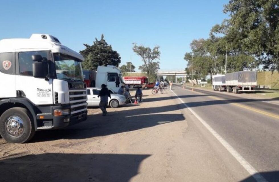 Camioneros autoconvocados reclaman por mejores tarifas en la ruta 158