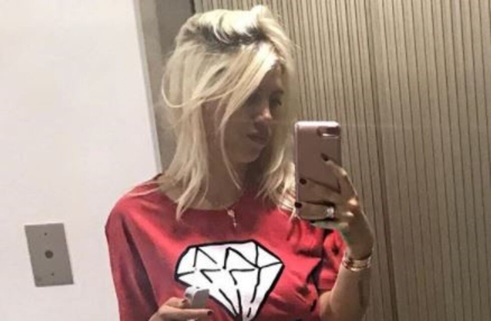 Wanda Nara se quedó encerrada en el ascensor y grabó todo